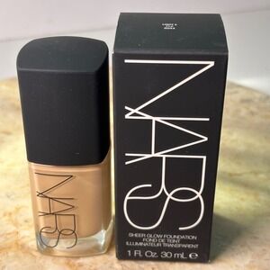NARS Sheer Glow Foundation 1oz Light 5 Fiji Radiant Buildable Coverage